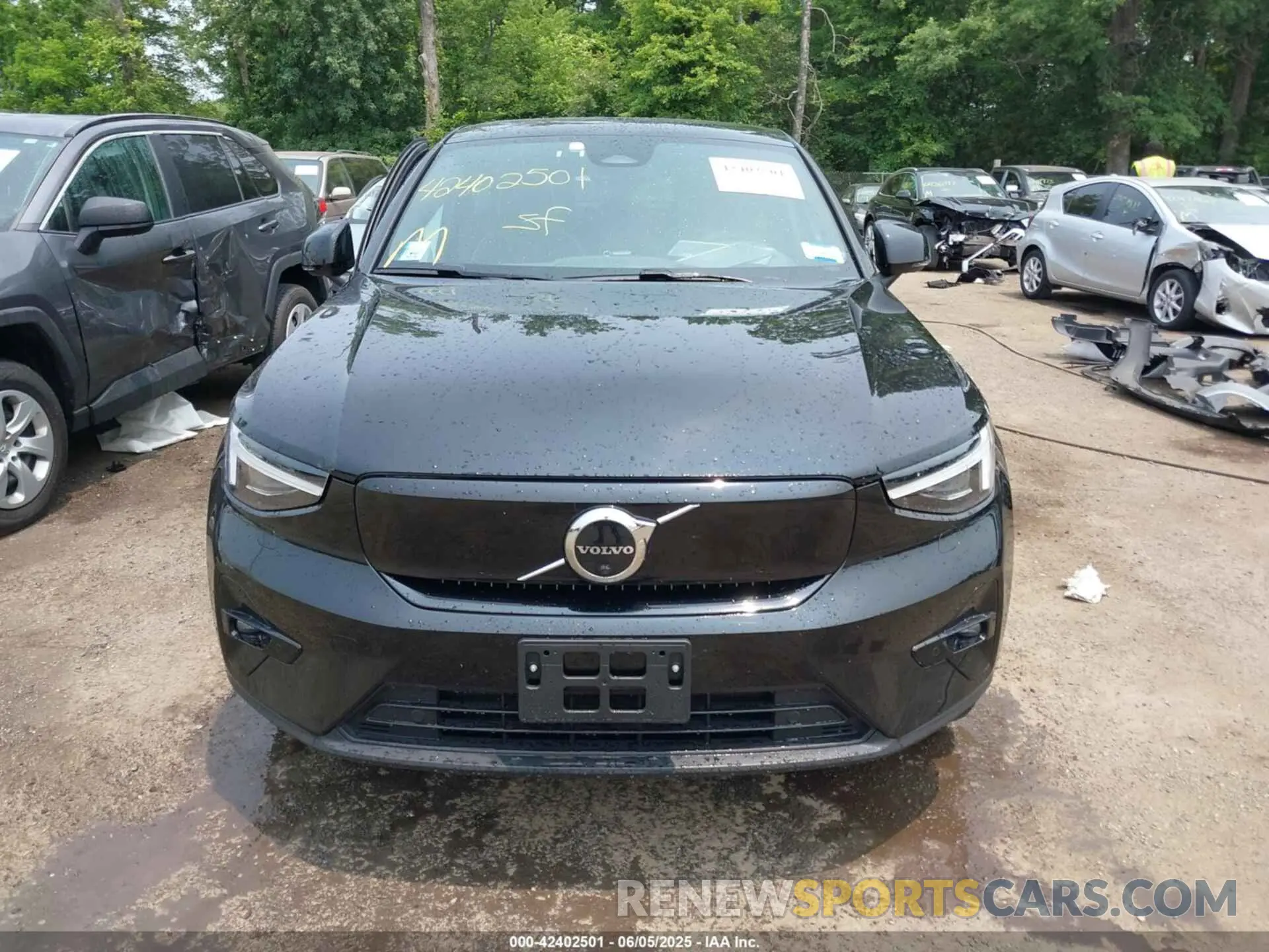 12 Photograph of a damaged car YV4ED3GM7P2048322 VOLVO C40 RECHARGE PURE ELECTRIC 2023