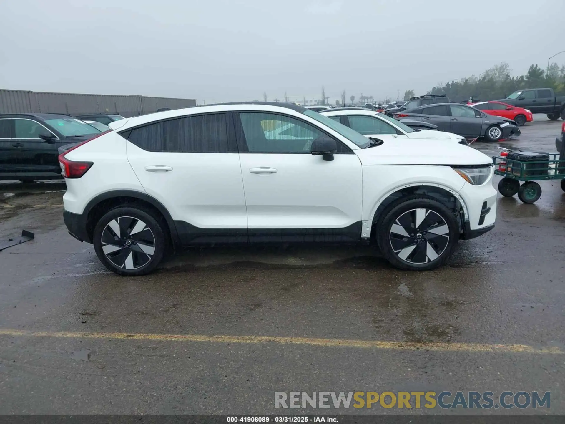 14 Photograph of a damaged car YV4ER3GK0R2107021 VOLVO C40 RECHARGE PURE ELECTRIC 2024