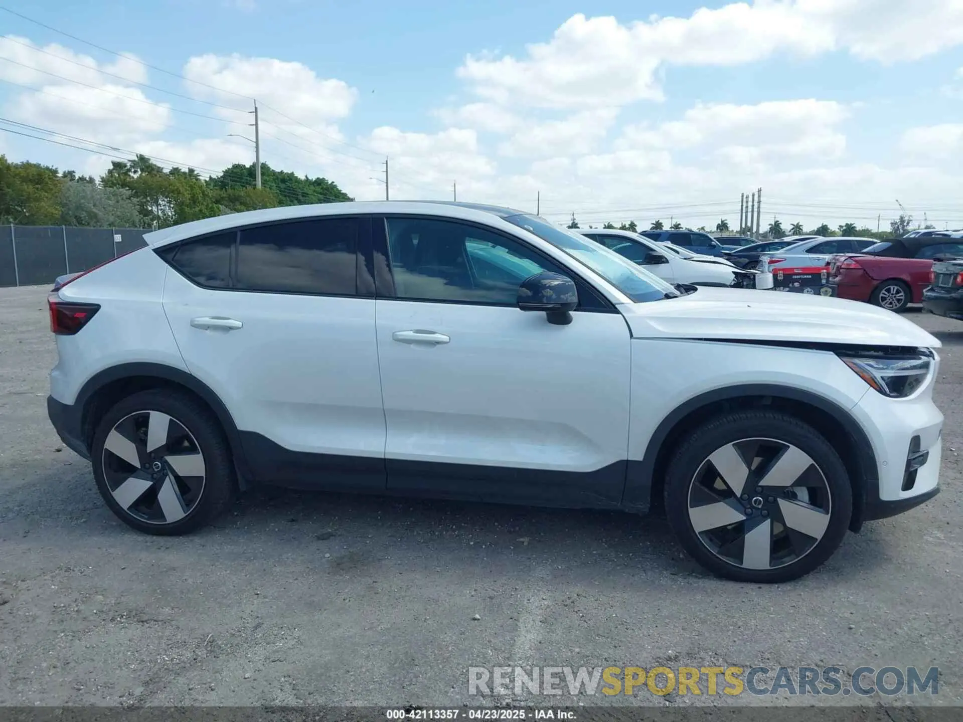 13 Photograph of a damaged car YV4ER3GL0R2104189 VOLVO C40 RECHARGE PURE ELECTRIC 2024