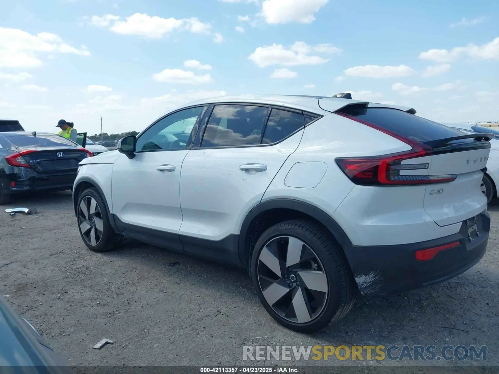 14 Photograph of a damaged car YV4ER3GL0R2104189 VOLVO C40 RECHARGE PURE ELECTRIC 2024