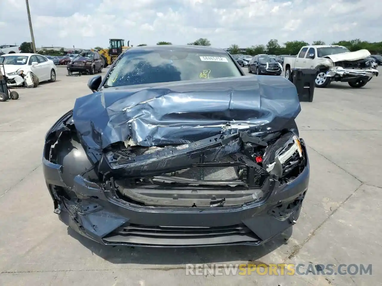 9 Photograph of a damaged car 7JR102FK0KG004943 VOLVO S60 2019