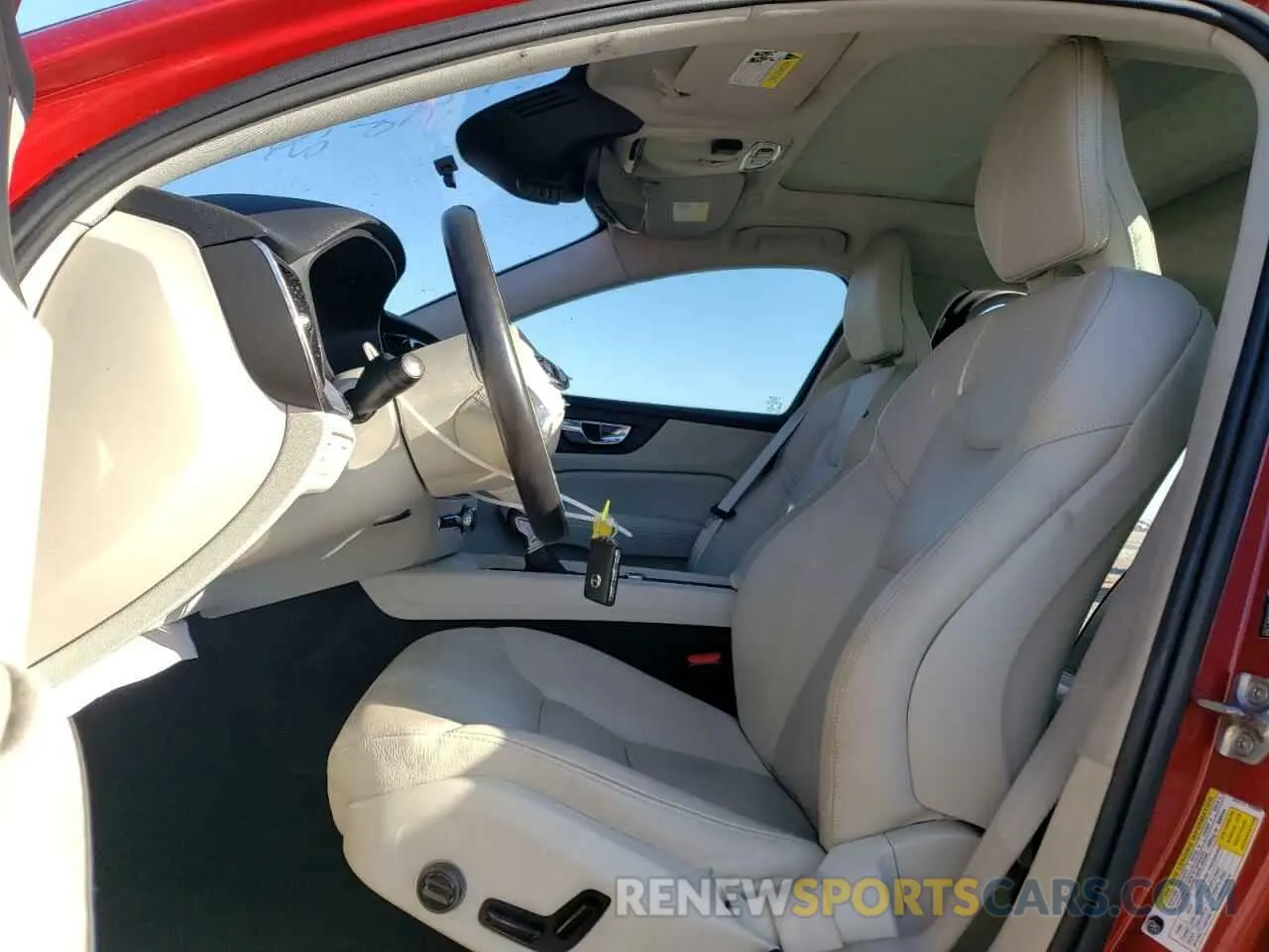 7 Photograph of a damaged car 7JR102FK2KG003857 VOLVO S60 2019