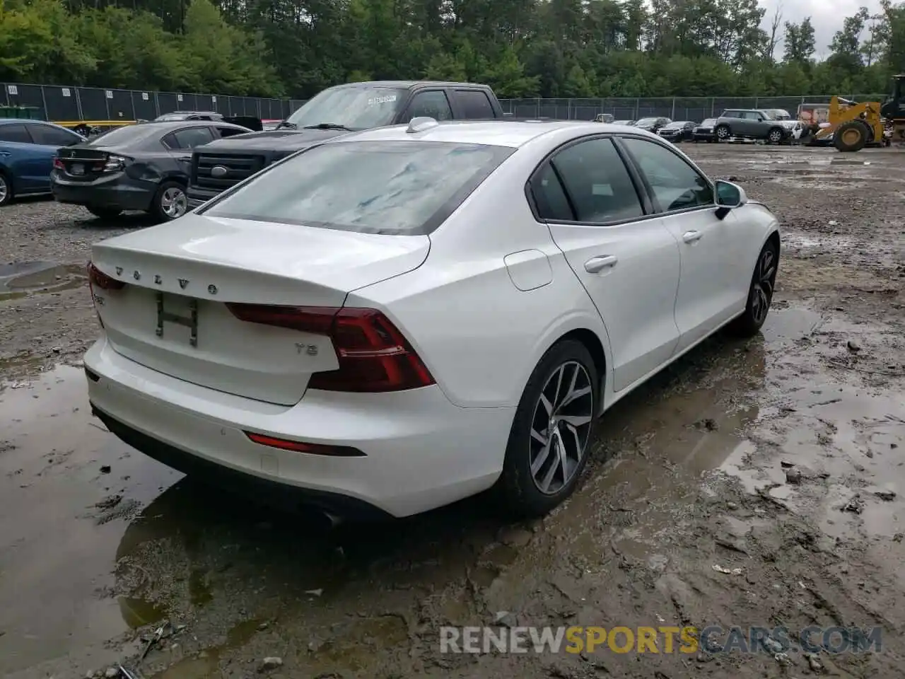 4 Photograph of a damaged car 7JR102FK2KG011358 VOLVO S60 2019