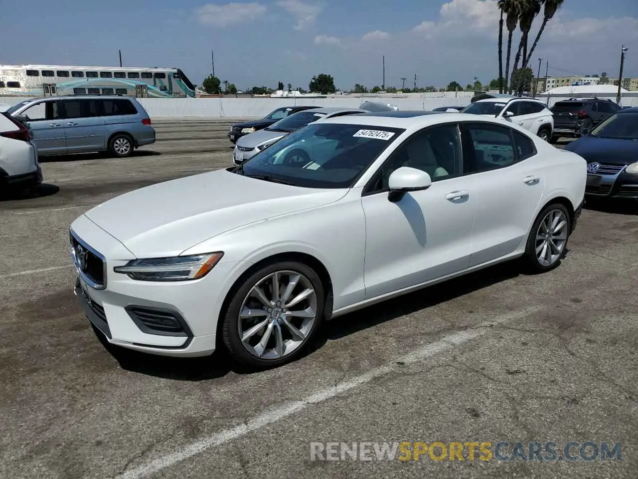 1 Photograph of a damaged car 7JR102FK2KG015698 VOLVO S60 2019