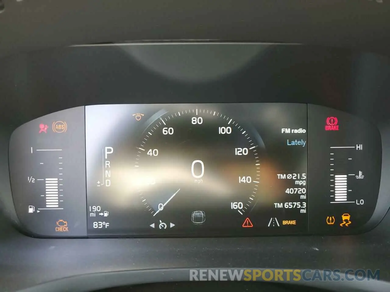 9 Photograph of a damaged car 7JR102FK2KG015698 VOLVO S60 2019