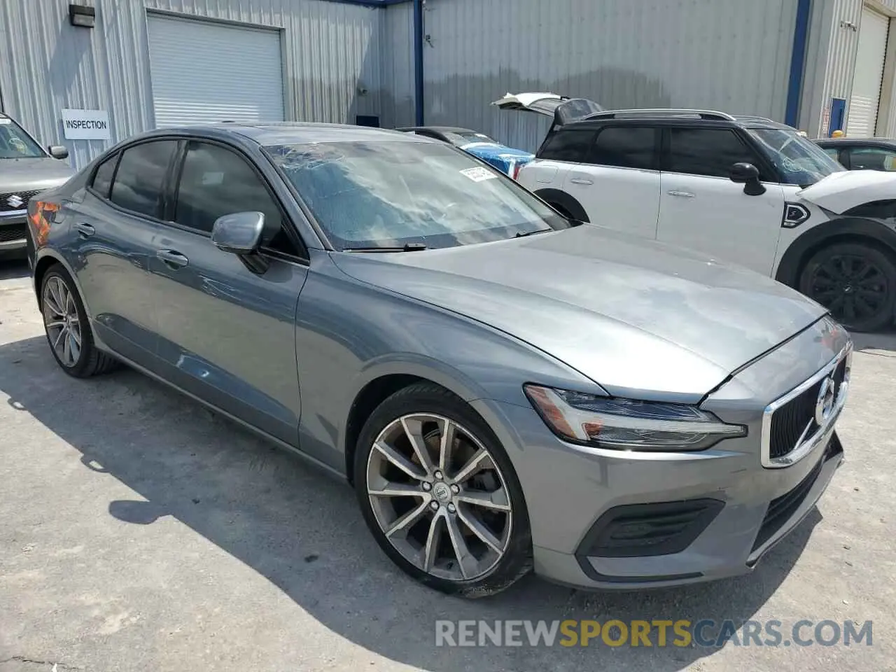4 Photograph of a damaged car 7JR102FK3KG002832 VOLVO S60 2019