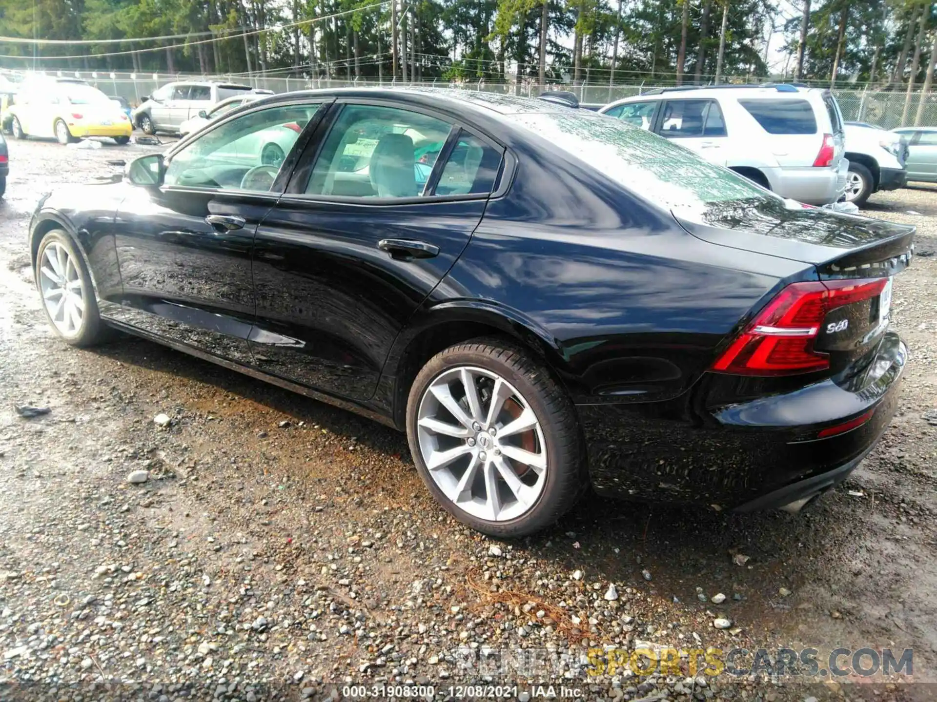 3 Photograph of a damaged car 7JR102FK3KG003513 VOLVO S60 2019