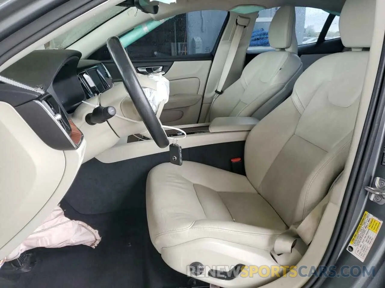 7 Photograph of a damaged car 7JR102FK3KG003852 VOLVO S60 2019