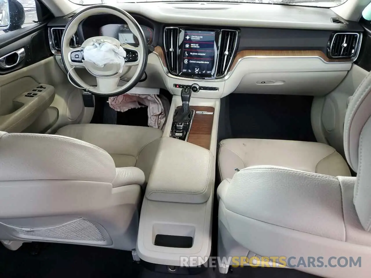 8 Photograph of a damaged car 7JR102FK3KG003852 VOLVO S60 2019