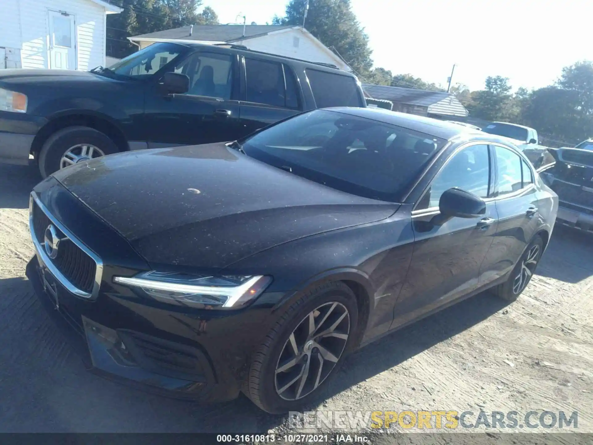 2 Photograph of a damaged car 7JR102FK3KG013569 VOLVO S60 2019