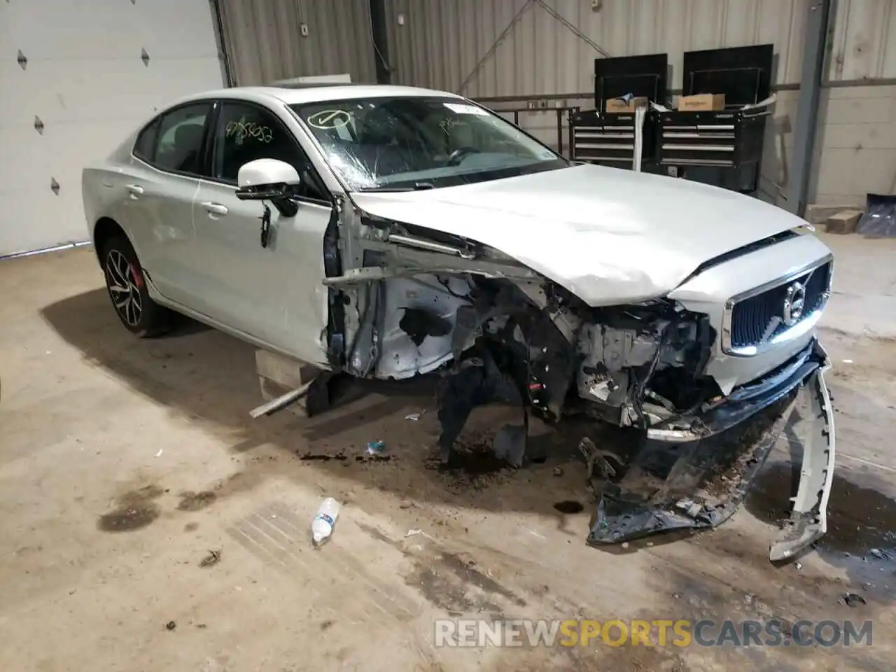 1 Photograph of a damaged car 7JR102FK4KG014424 VOLVO S60 2019