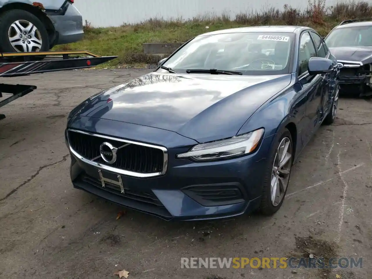 2 Photograph of a damaged car 7JR102FK5KG005280 VOLVO S60 2019