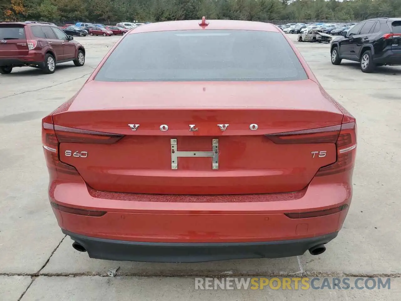 6 Photograph of a damaged car 7JR102FK5KG005814 VOLVO S60 2019