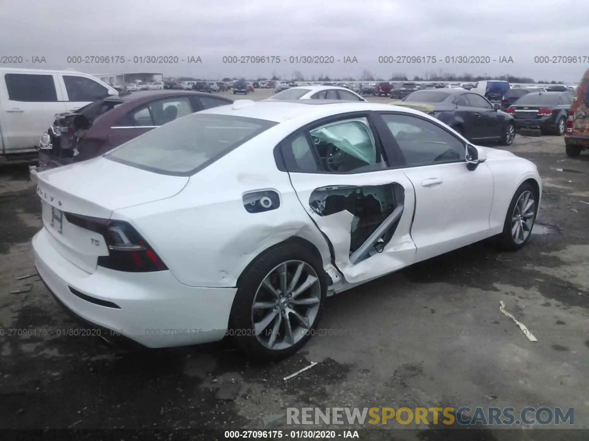 4 Photograph of a damaged car 7JR102FK6KG012318 VOLVO S60 2019