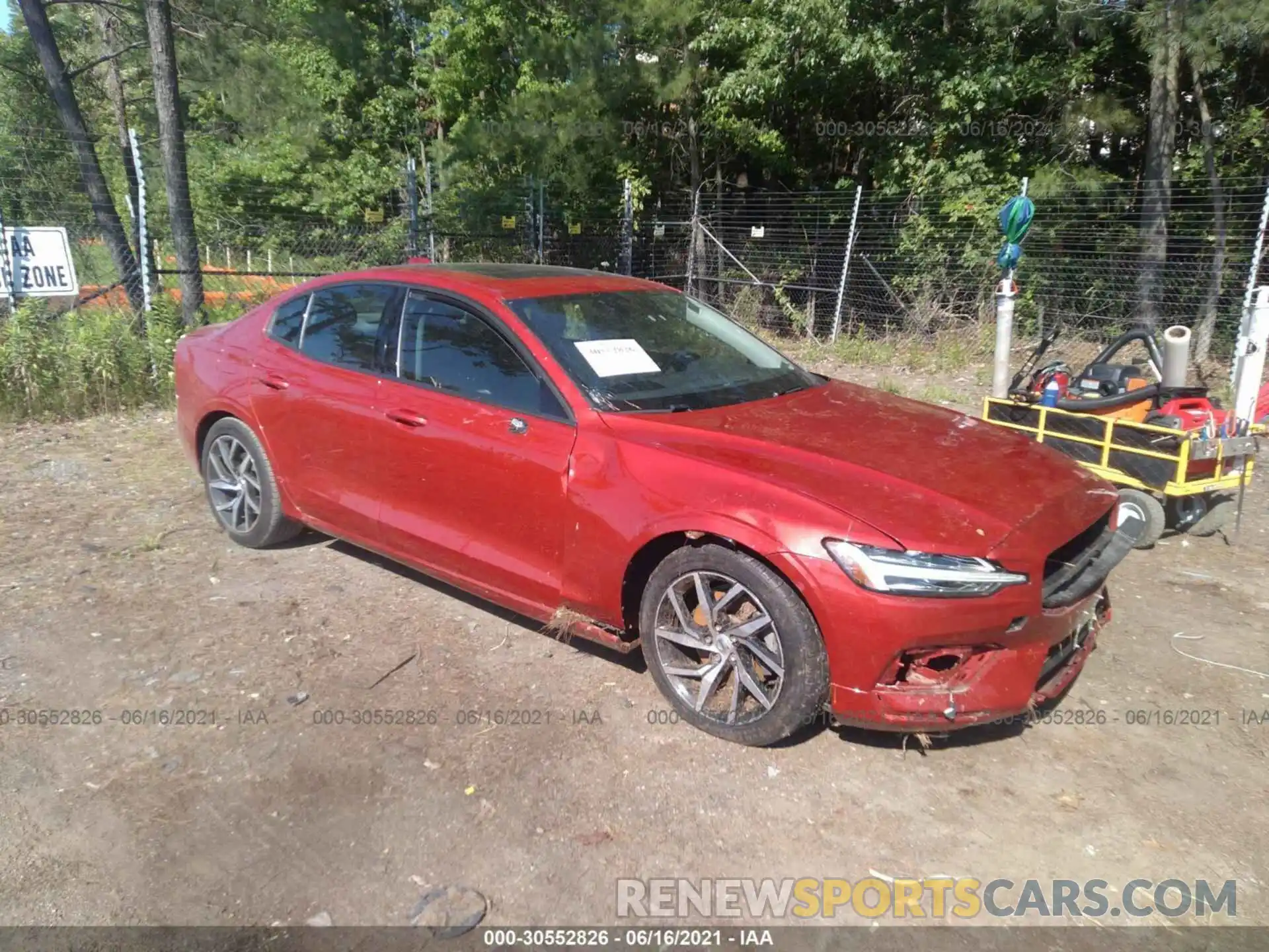 1 Photograph of a damaged car 7JR102FK9KG009932 VOLVO S60 2019