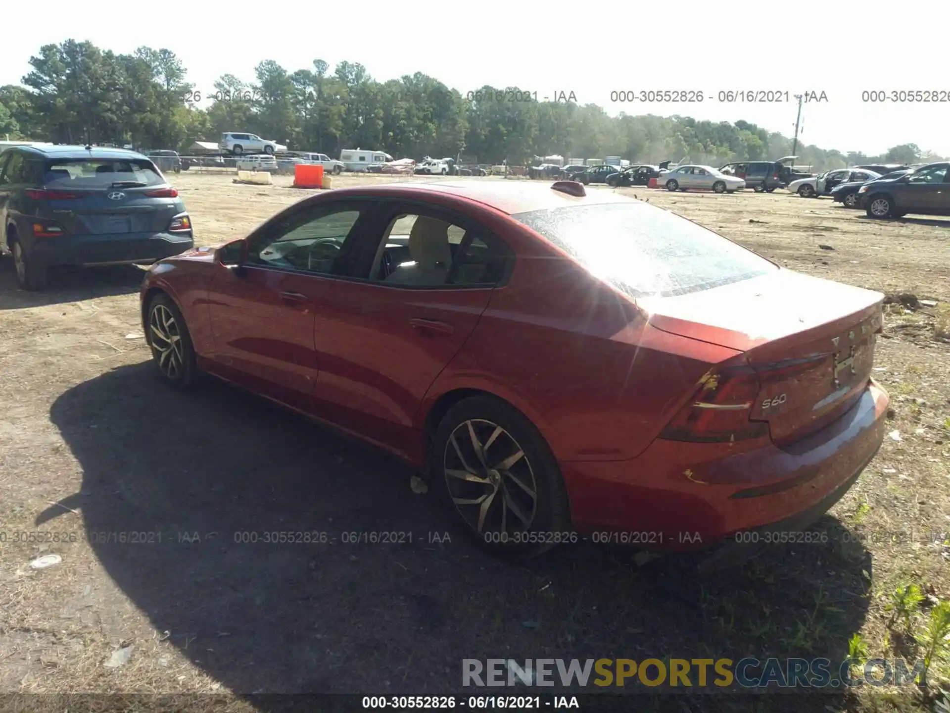 3 Photograph of a damaged car 7JR102FK9KG009932 VOLVO S60 2019