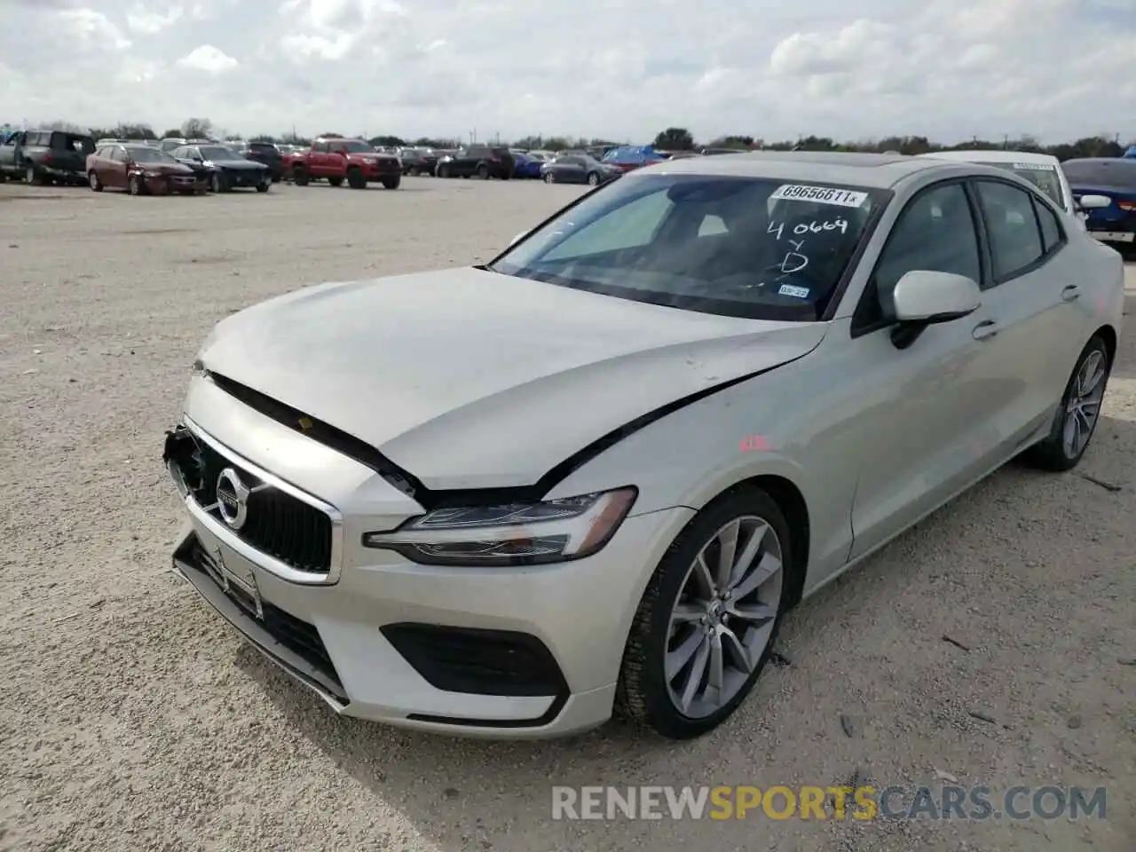 2 Photograph of a damaged car 7JR102FKXKG001029 VOLVO S60 2019