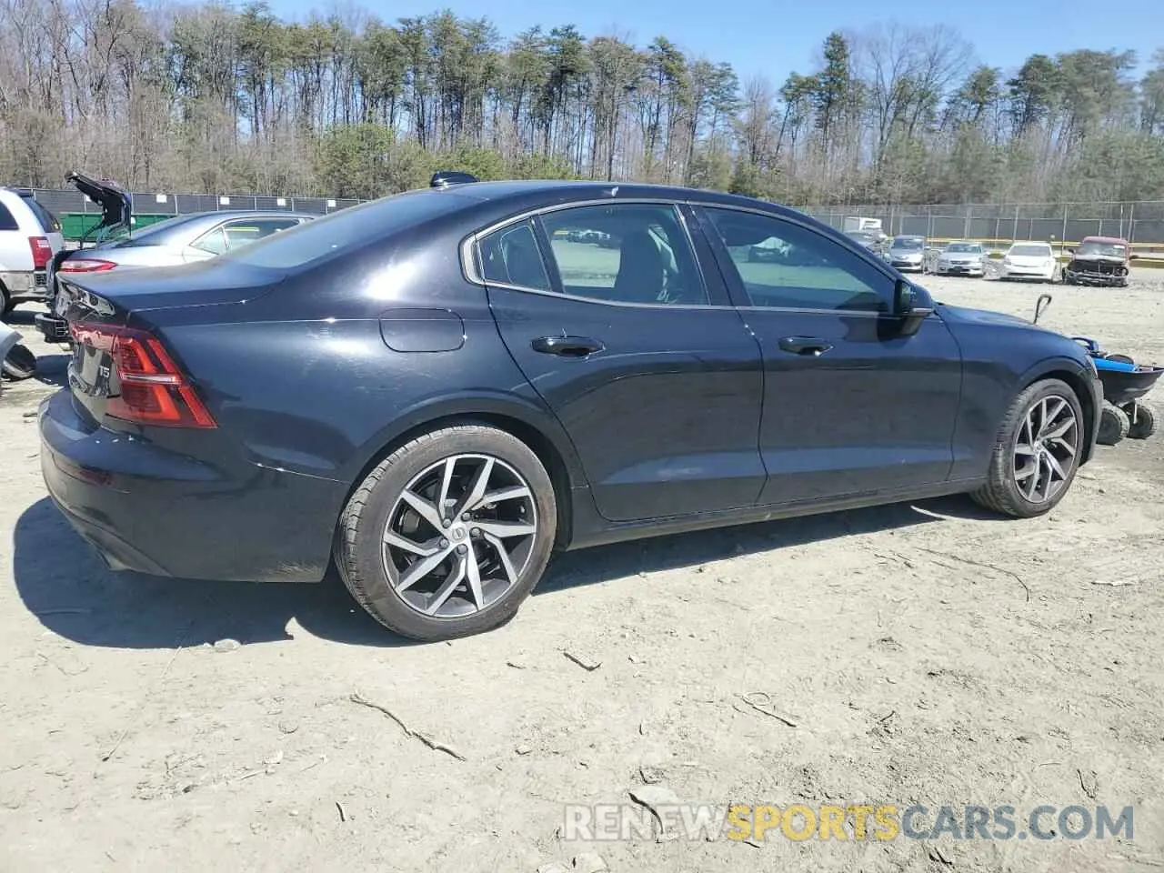 3 Photograph of a damaged car 7JR102FKXKG005713 VOLVO S60 2019