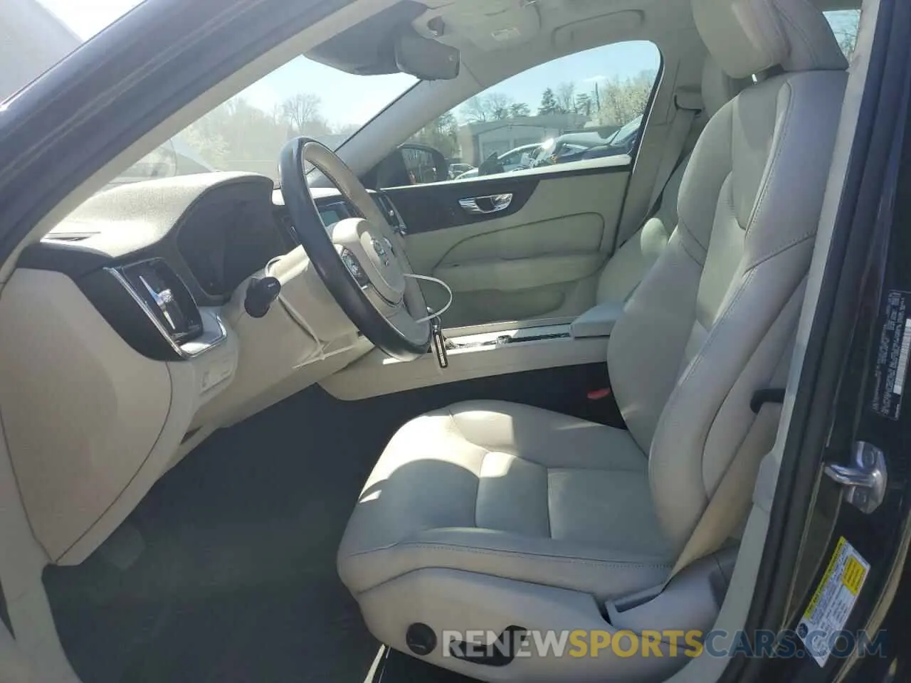 7 Photograph of a damaged car 7JR102FKXKG005713 VOLVO S60 2019