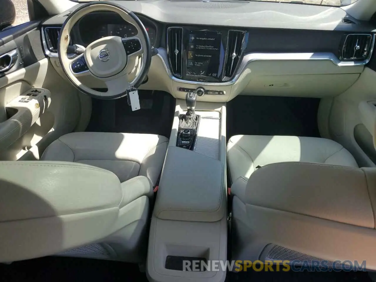 8 Photograph of a damaged car 7JR102FKXKG005713 VOLVO S60 2019