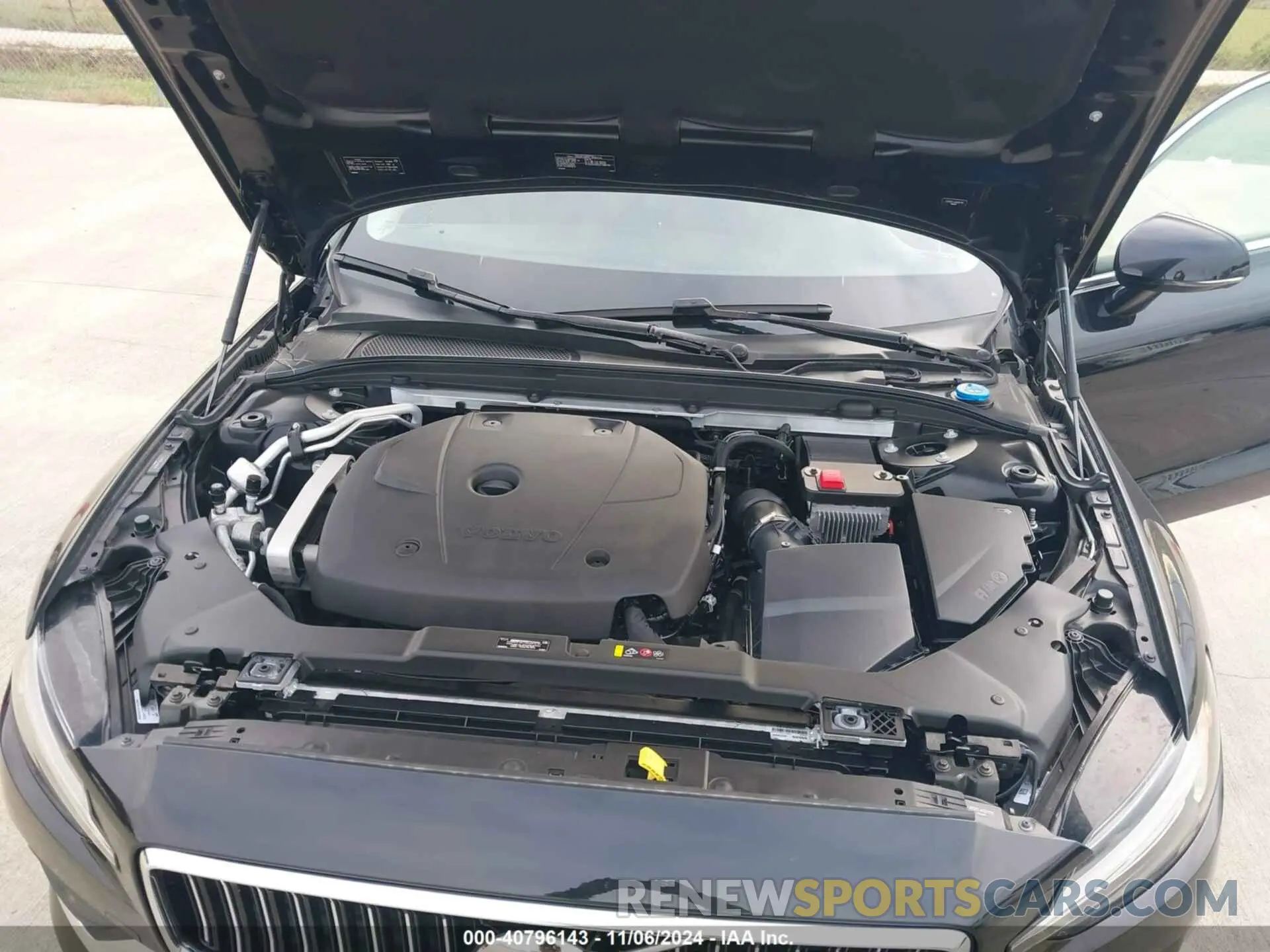 10 Photograph of a damaged car 7JR102FL4KG002119 VOLVO S60 2019