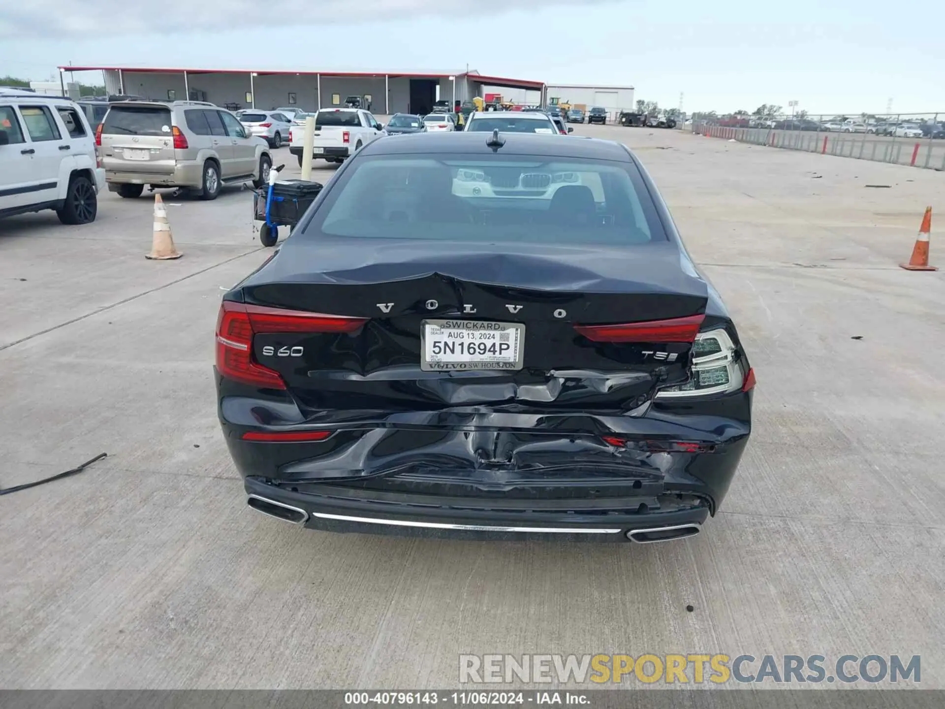 16 Photograph of a damaged car 7JR102FL4KG002119 VOLVO S60 2019