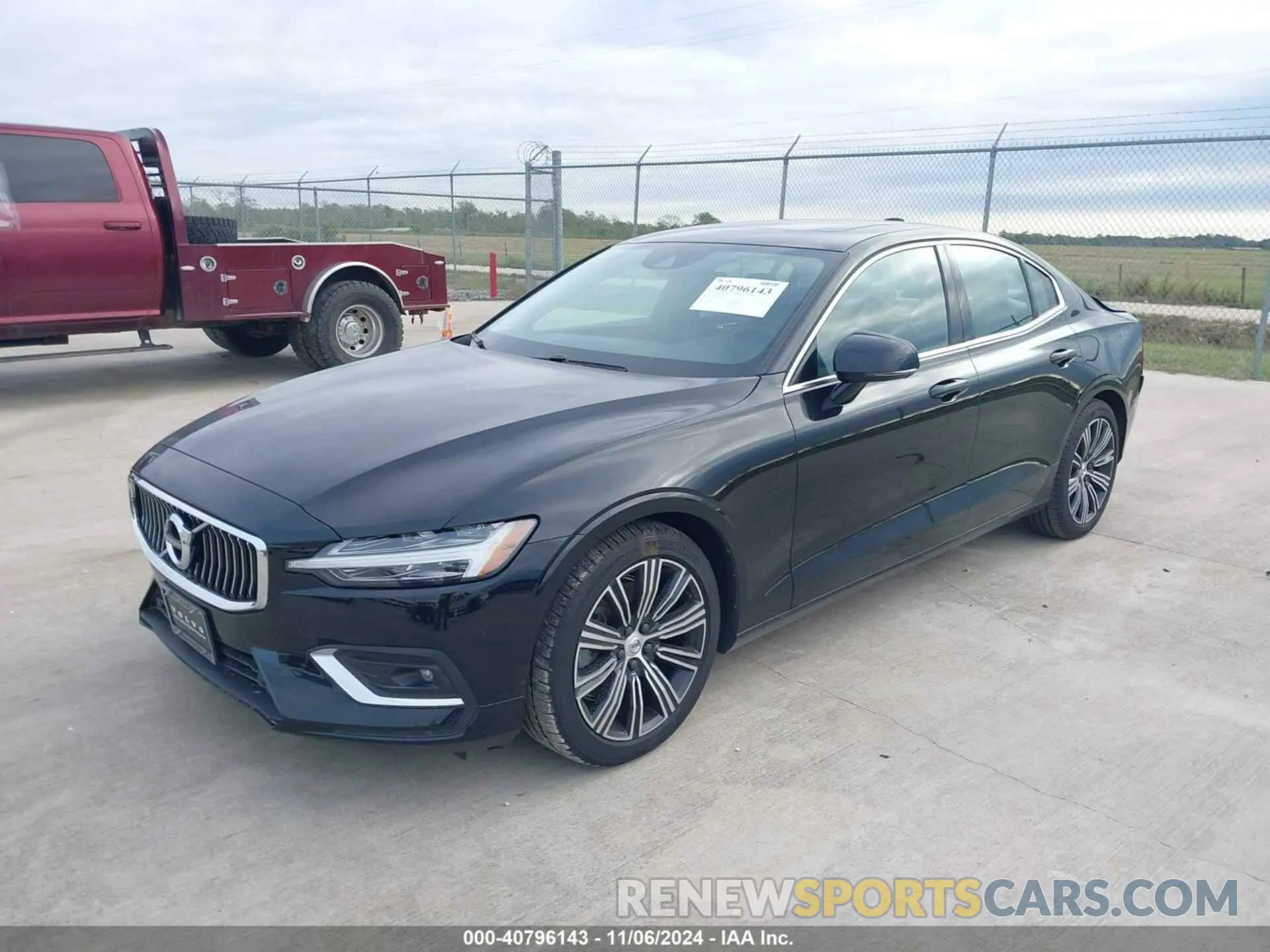 2 Photograph of a damaged car 7JR102FL4KG002119 VOLVO S60 2019