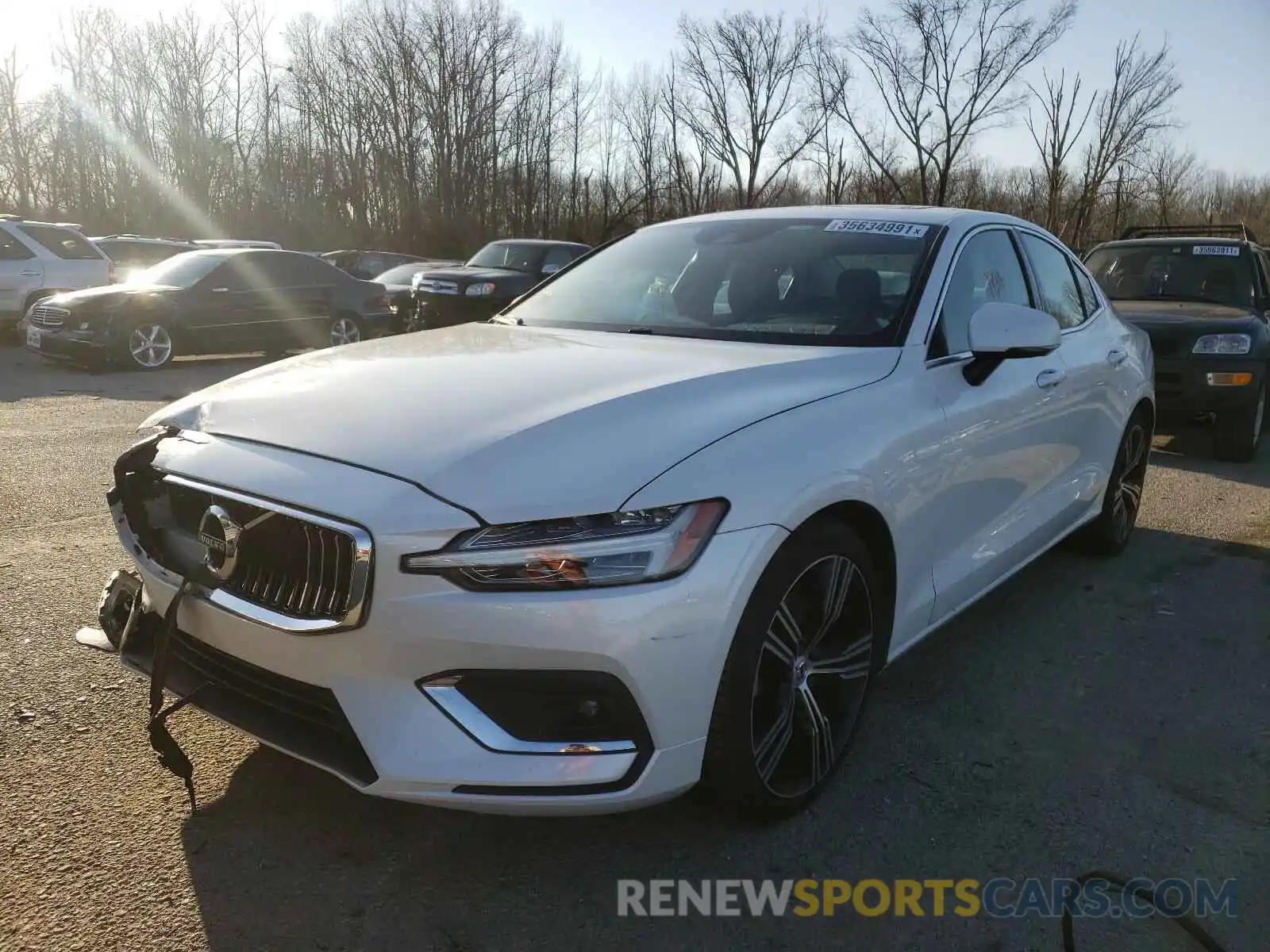 2 Photograph of a damaged car 7JR102FL5KG011928 VOLVO S60 2019