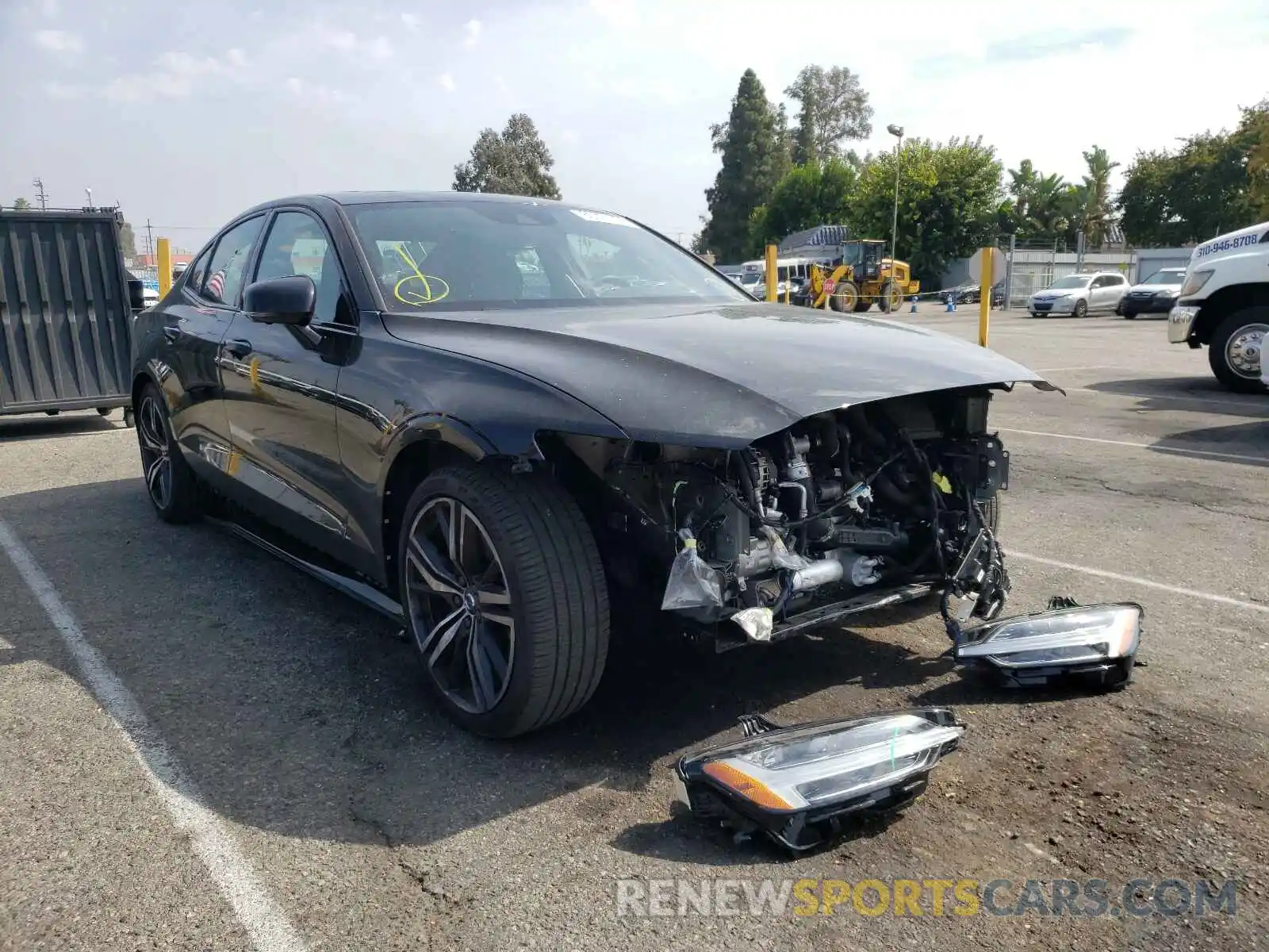 1 Photograph of a damaged car 7JR102FM1KG013264 VOLVO S60 2019