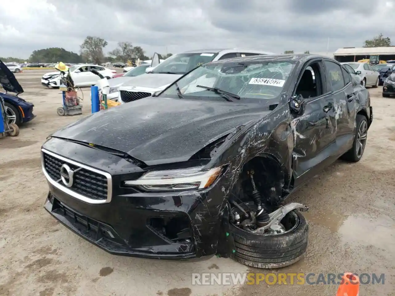 1 Photograph of a damaged car 7JR102FM5KG012800 VOLVO S60 2019