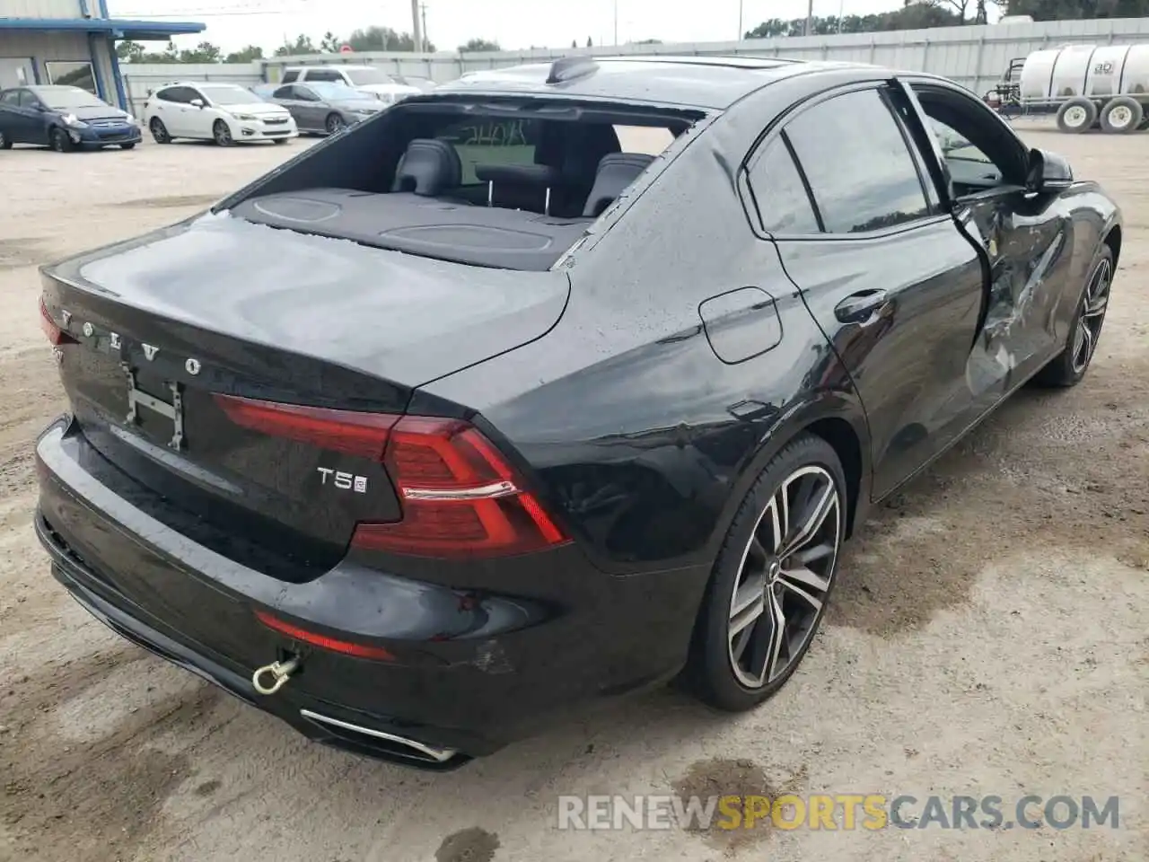 3 Photograph of a damaged car 7JR102FM5KG012800 VOLVO S60 2019