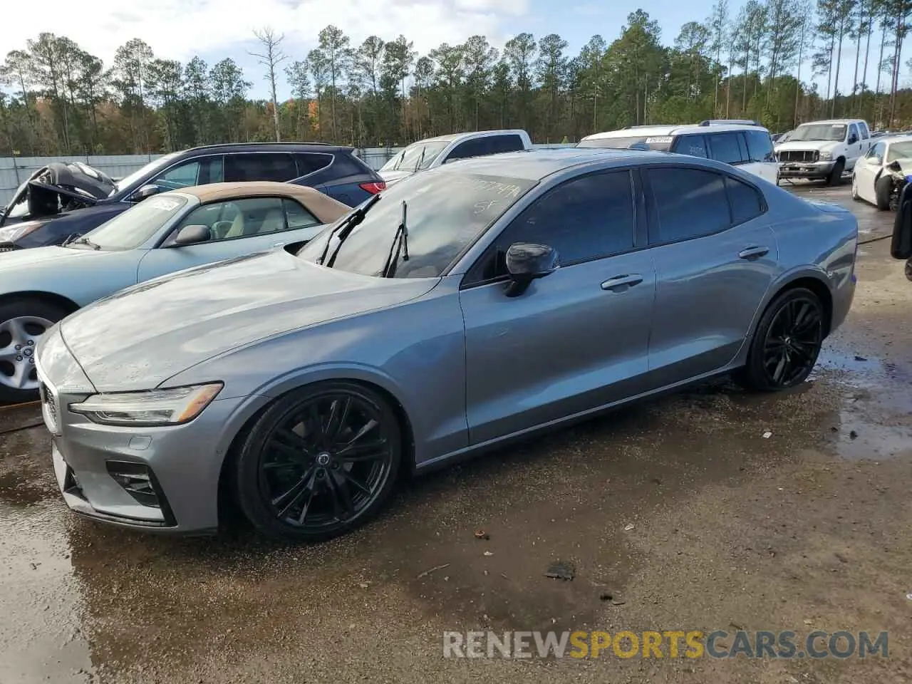 1 Photograph of a damaged car 7JR102FM6KG007217 VOLVO S60 2019