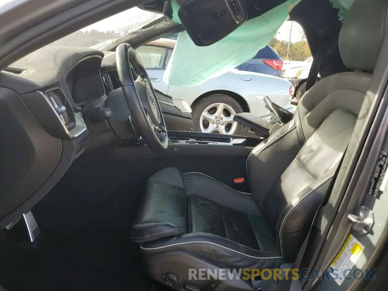 7 Photograph of a damaged car 7JR102FM6KG007217 VOLVO S60 2019