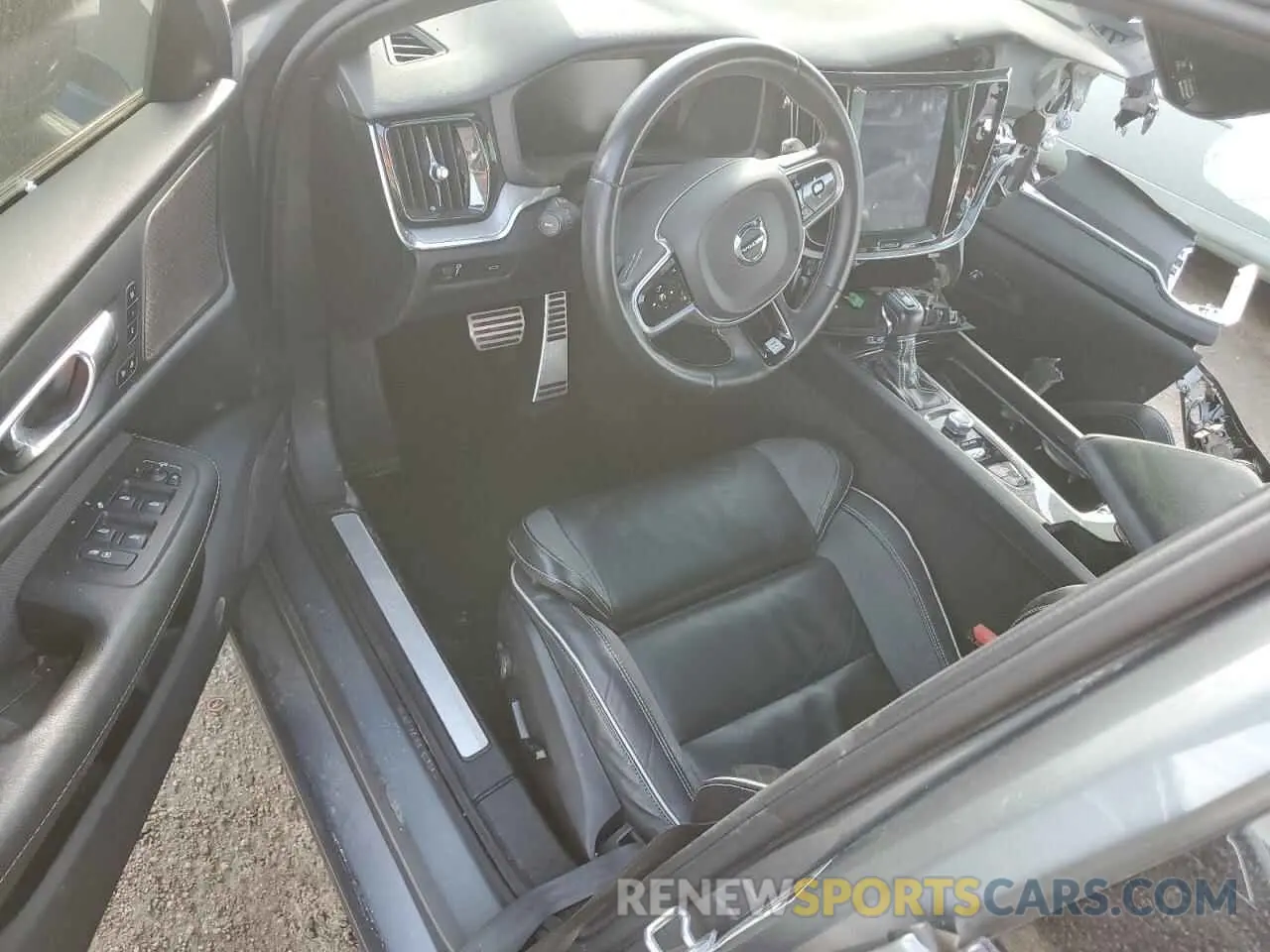 8 Photograph of a damaged car 7JR102FM6KG007217 VOLVO S60 2019