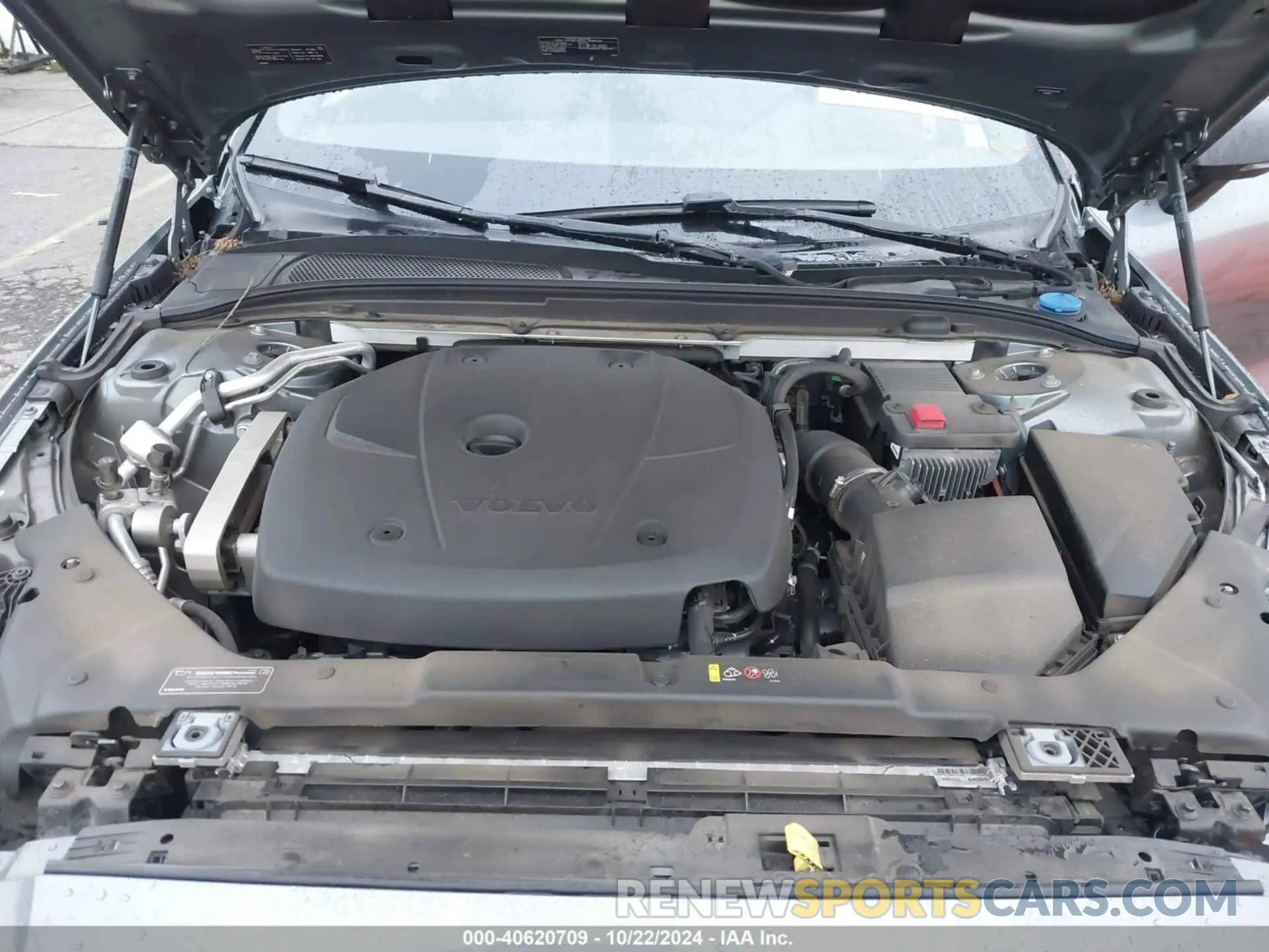 10 Photograph of a damaged car 7JR102FM7KG013334 VOLVO S60 2019