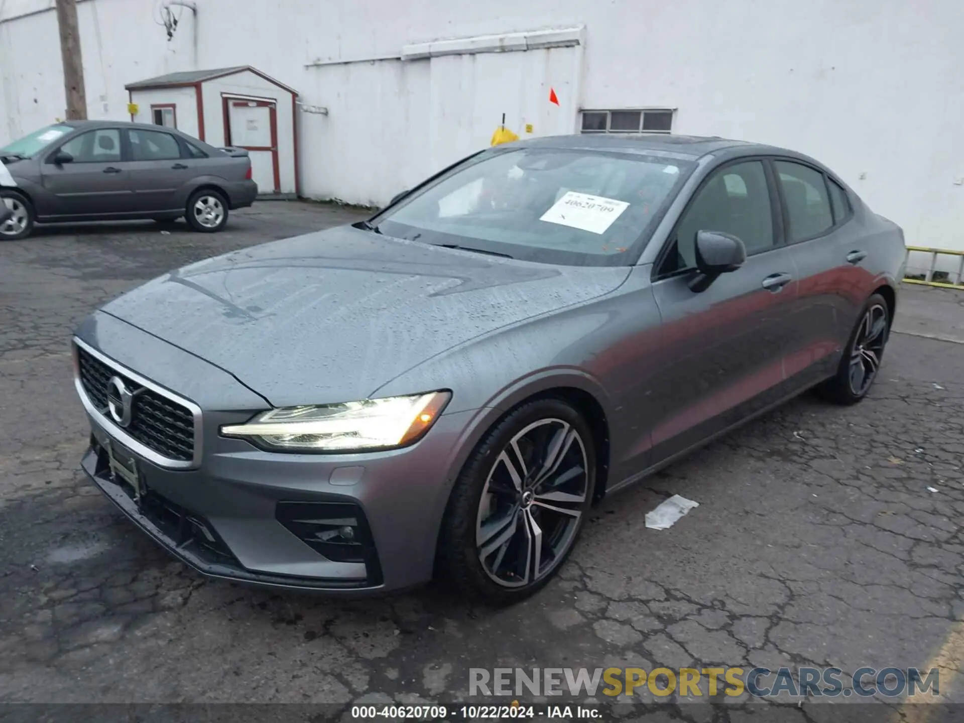 2 Photograph of a damaged car 7JR102FM7KG013334 VOLVO S60 2019