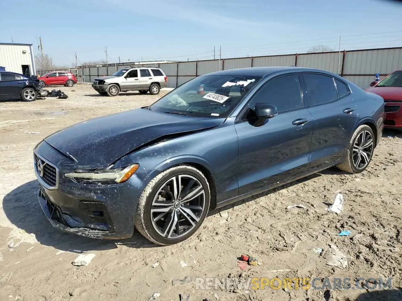 1 Photograph of a damaged car 7JR102FM7KG016945 VOLVO S60 2019