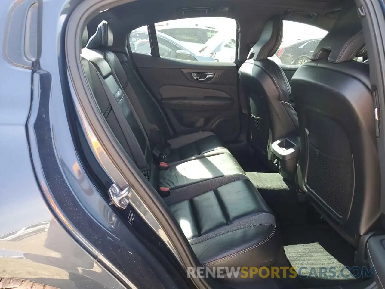 10 Photograph of a damaged car 7JR102FM7KG016945 VOLVO S60 2019