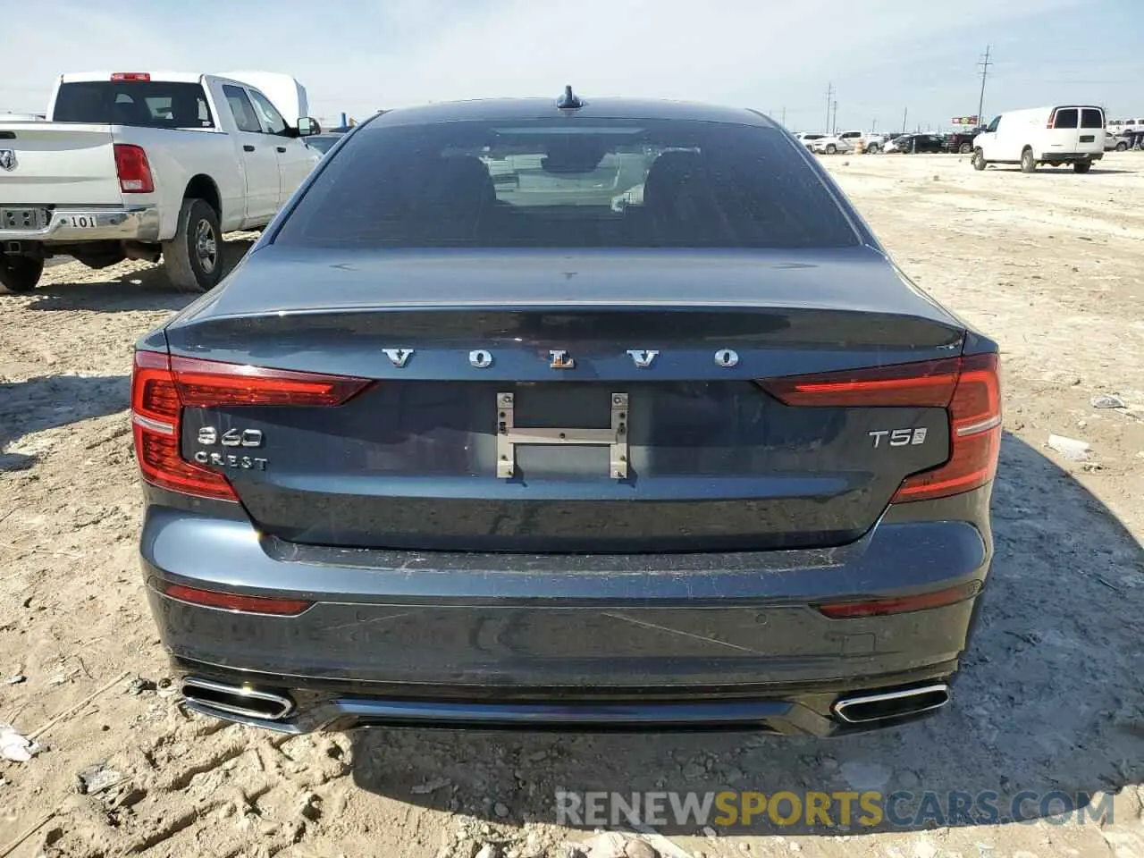 6 Photograph of a damaged car 7JR102FM7KG016945 VOLVO S60 2019