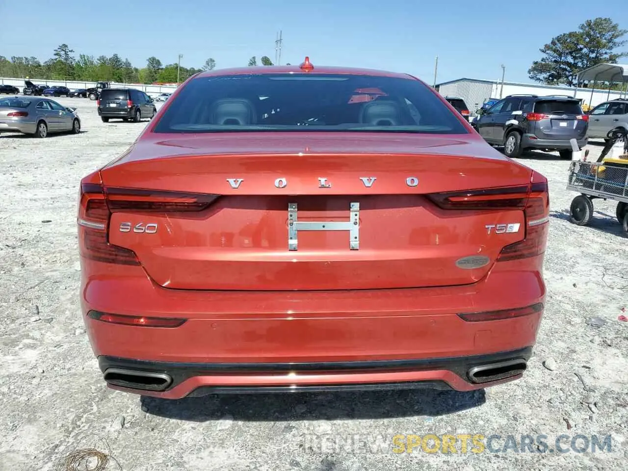 6 Photograph of a damaged car 7JR102FM8KG007171 VOLVO S60 2019
