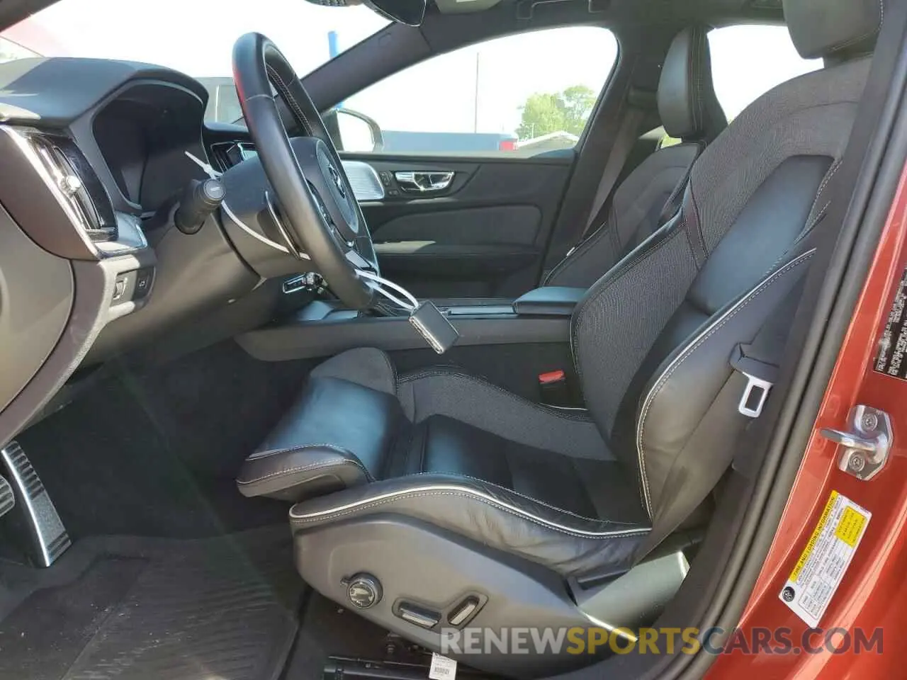 7 Photograph of a damaged car 7JR102FM8KG007171 VOLVO S60 2019