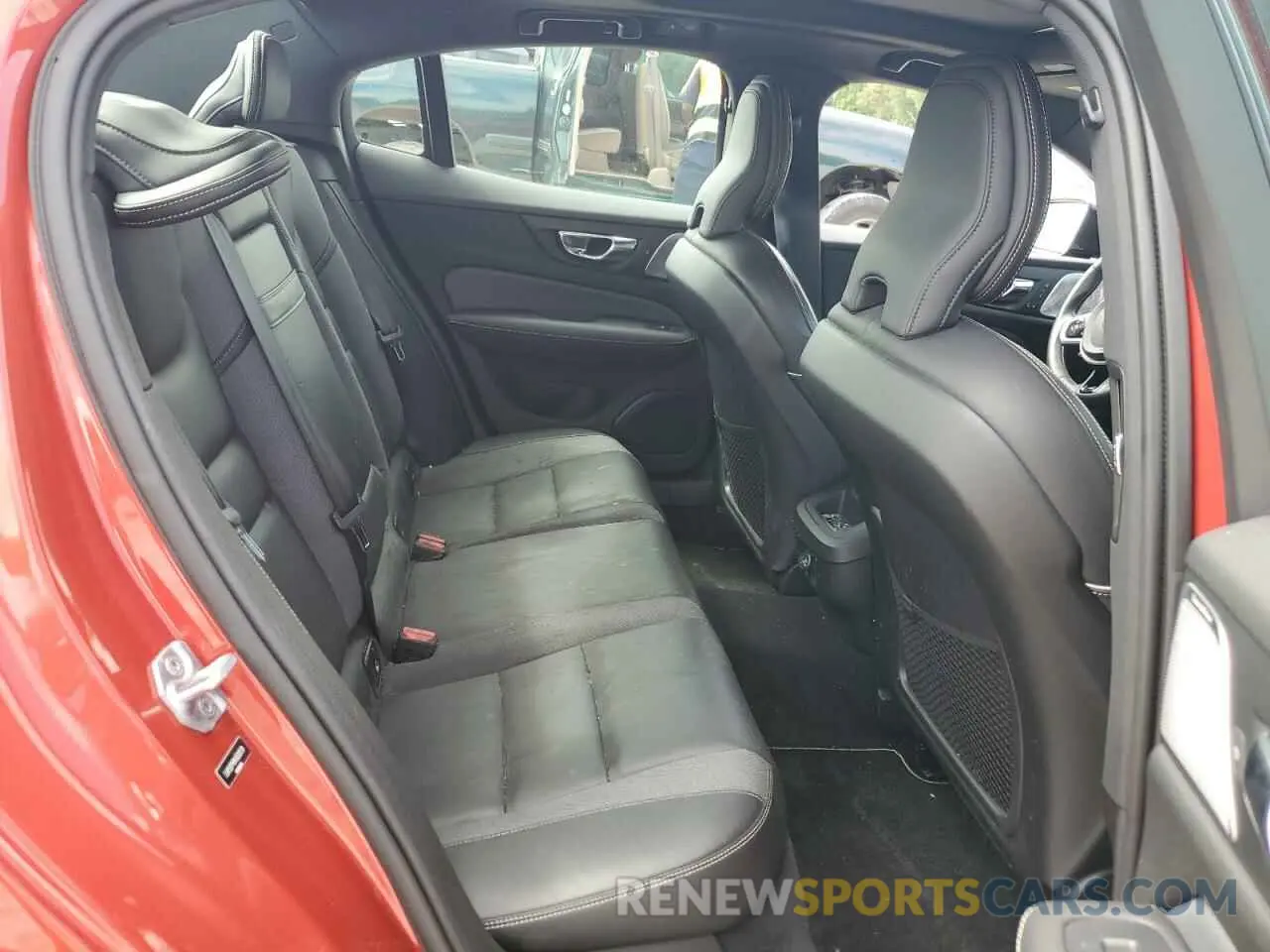10 Photograph of a damaged car 7JR102FM9KG000519 VOLVO S60 2019