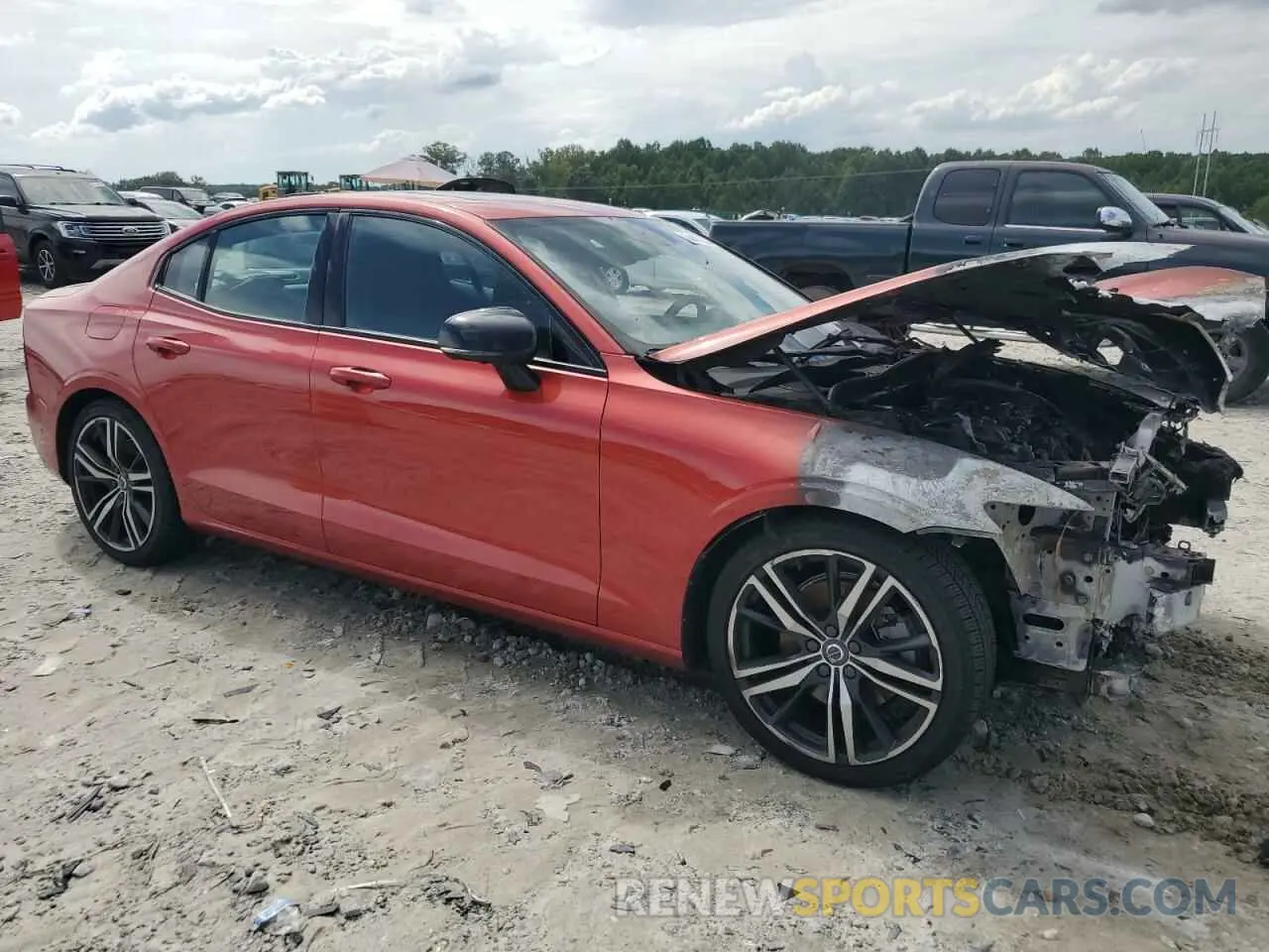 4 Photograph of a damaged car 7JR102FM9KG000519 VOLVO S60 2019