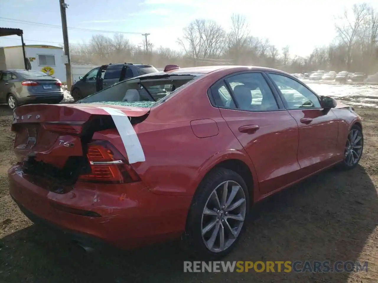 4 Photograph of a damaged car 7JRA22TK0KG001264 VOLVO S60 2019