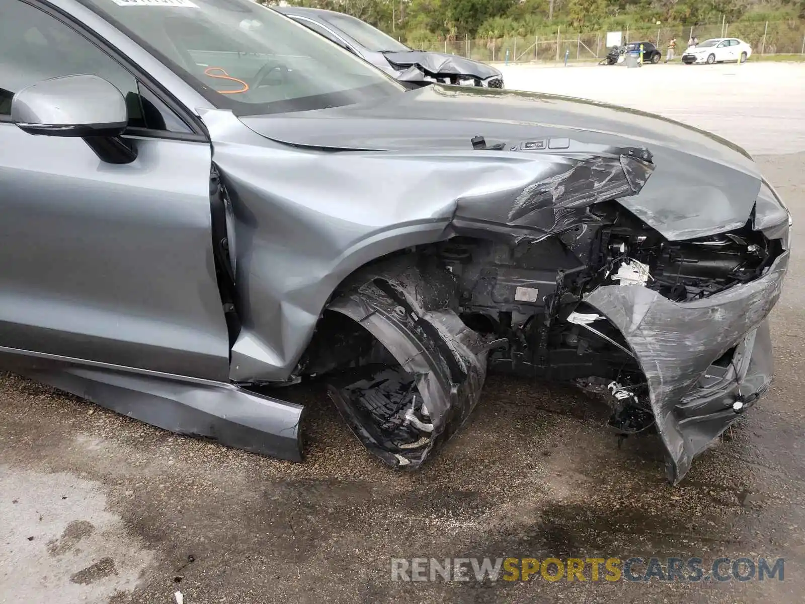 9 Photograph of a damaged car 7JRA22TK1KG012760 VOLVO S60 2019