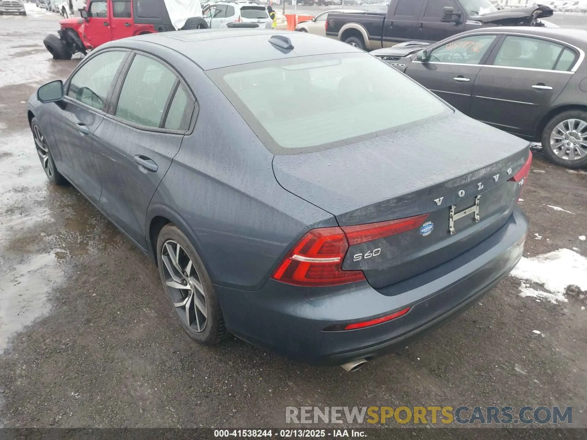 3 Photograph of a damaged car 7JRA22TK1KG014749 VOLVO S60 2019