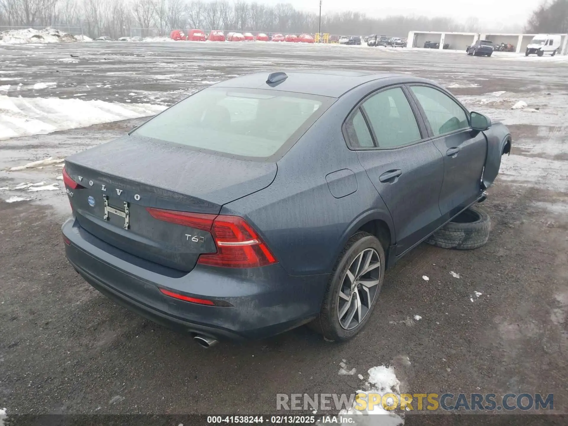 4 Photograph of a damaged car 7JRA22TK1KG014749 VOLVO S60 2019