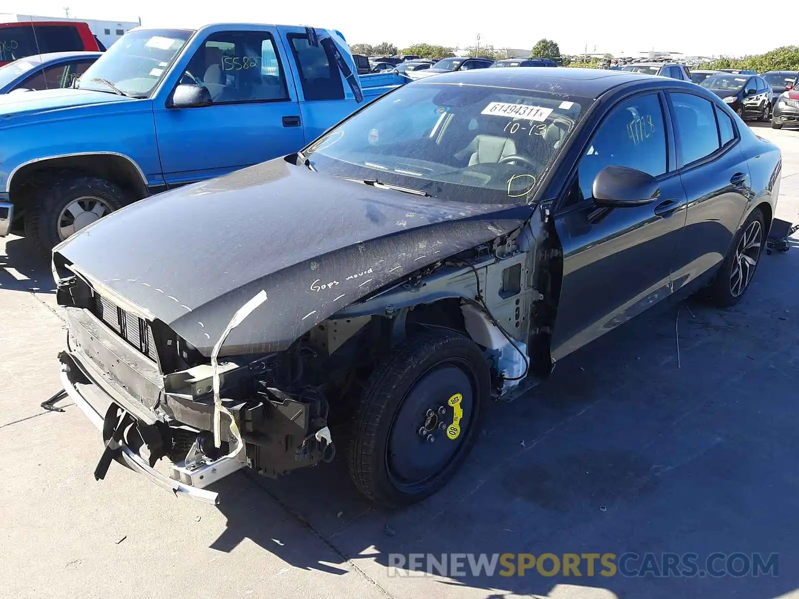 2 Photograph of a damaged car 7JRA22TK1KG018302 VOLVO S60 2019