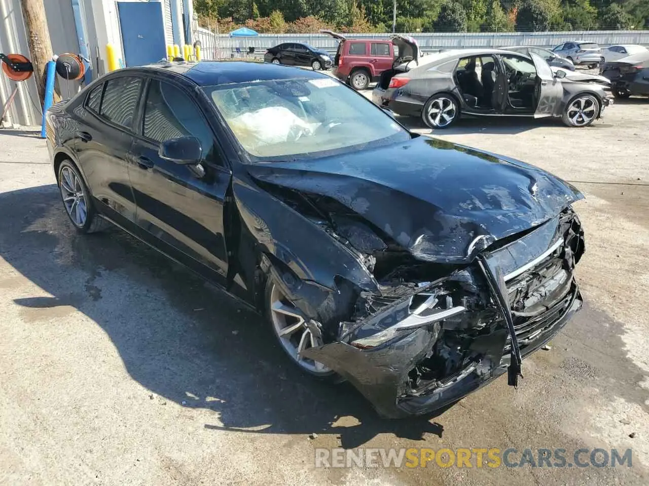 4 Photograph of a damaged car 7JRA22TK2KG013111 VOLVO S60 2019