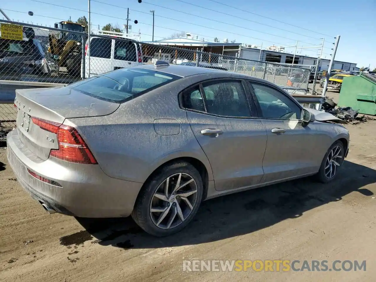 3 Photograph of a damaged car 7JRA22TK3KG000917 VOLVO S60 2019